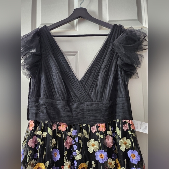 Mac Duggal Black Floral Dress - Picture 3 of 4